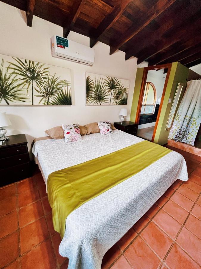 Siwo Art Guesthouse Playa Ocotal エクステリア 写真
