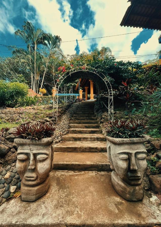 Siwo Art Guesthouse Playa Ocotal エクステリア 写真
