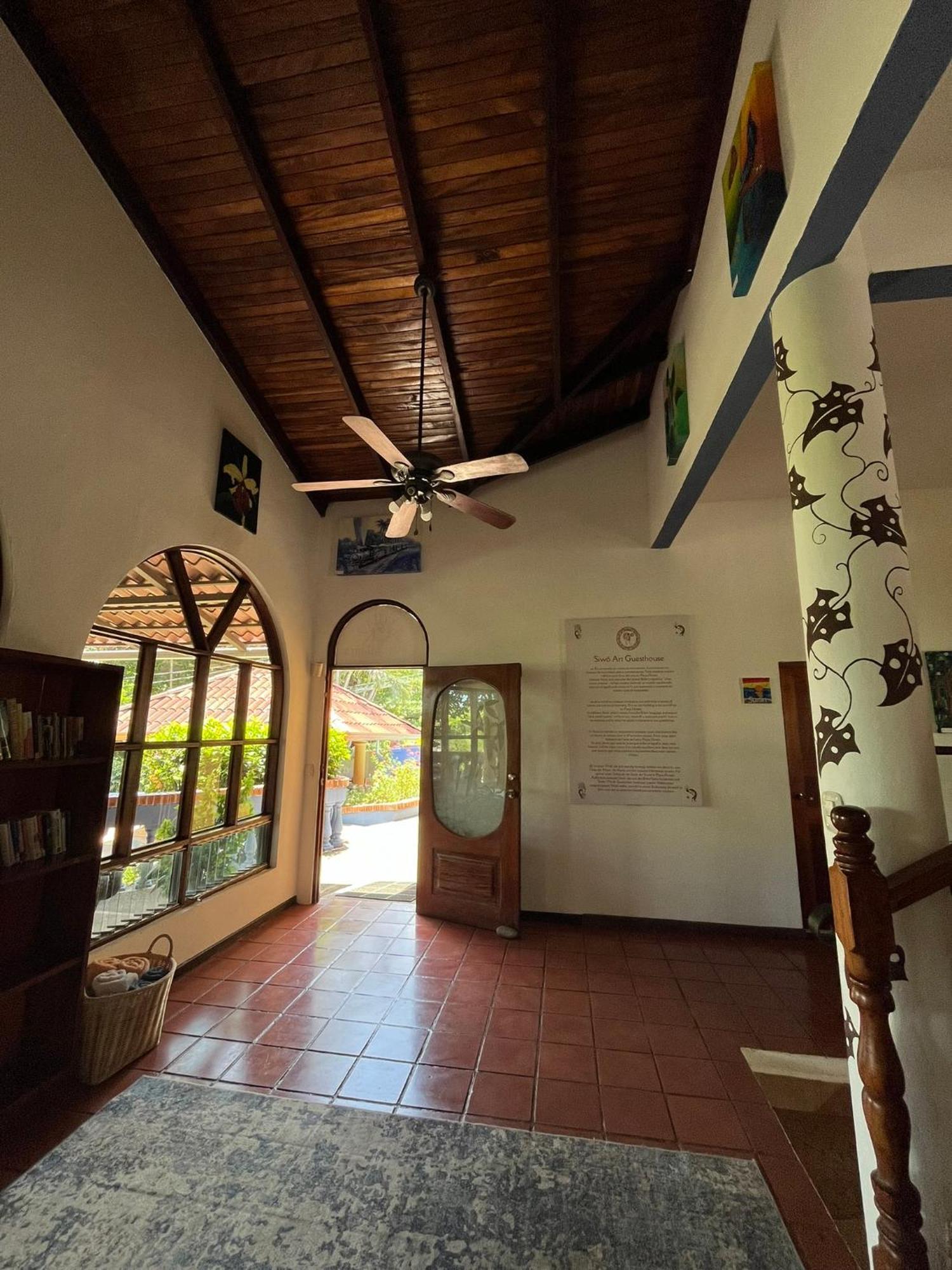 Siwo Art Guesthouse Playa Ocotal エクステリア 写真