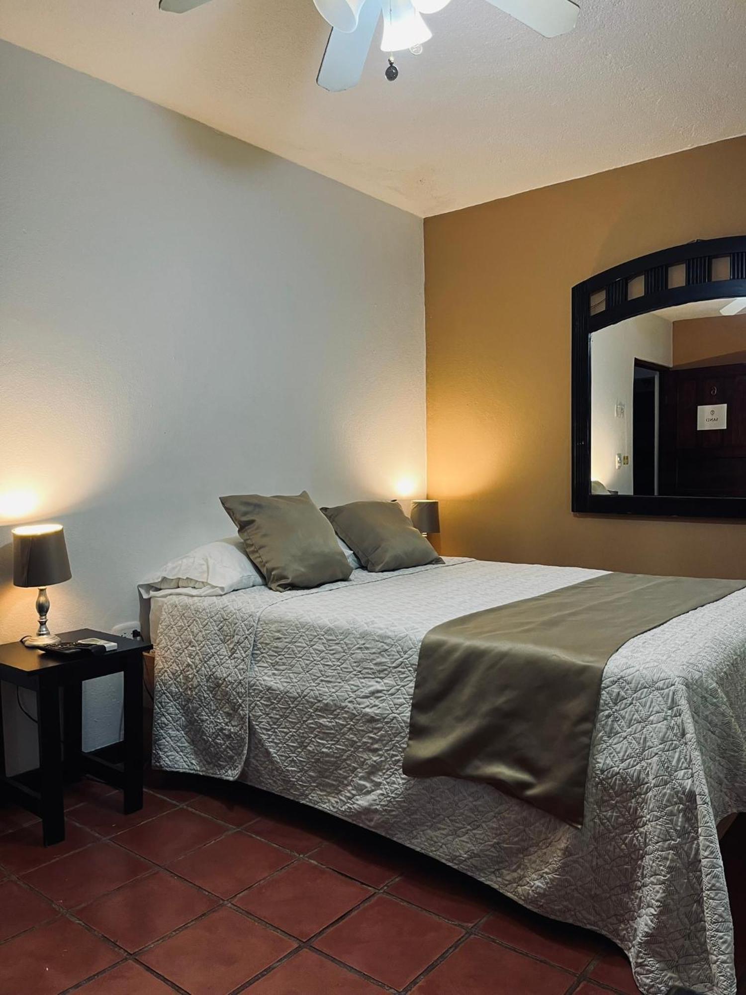 Siwo Art Guesthouse Playa Ocotal エクステリア 写真
