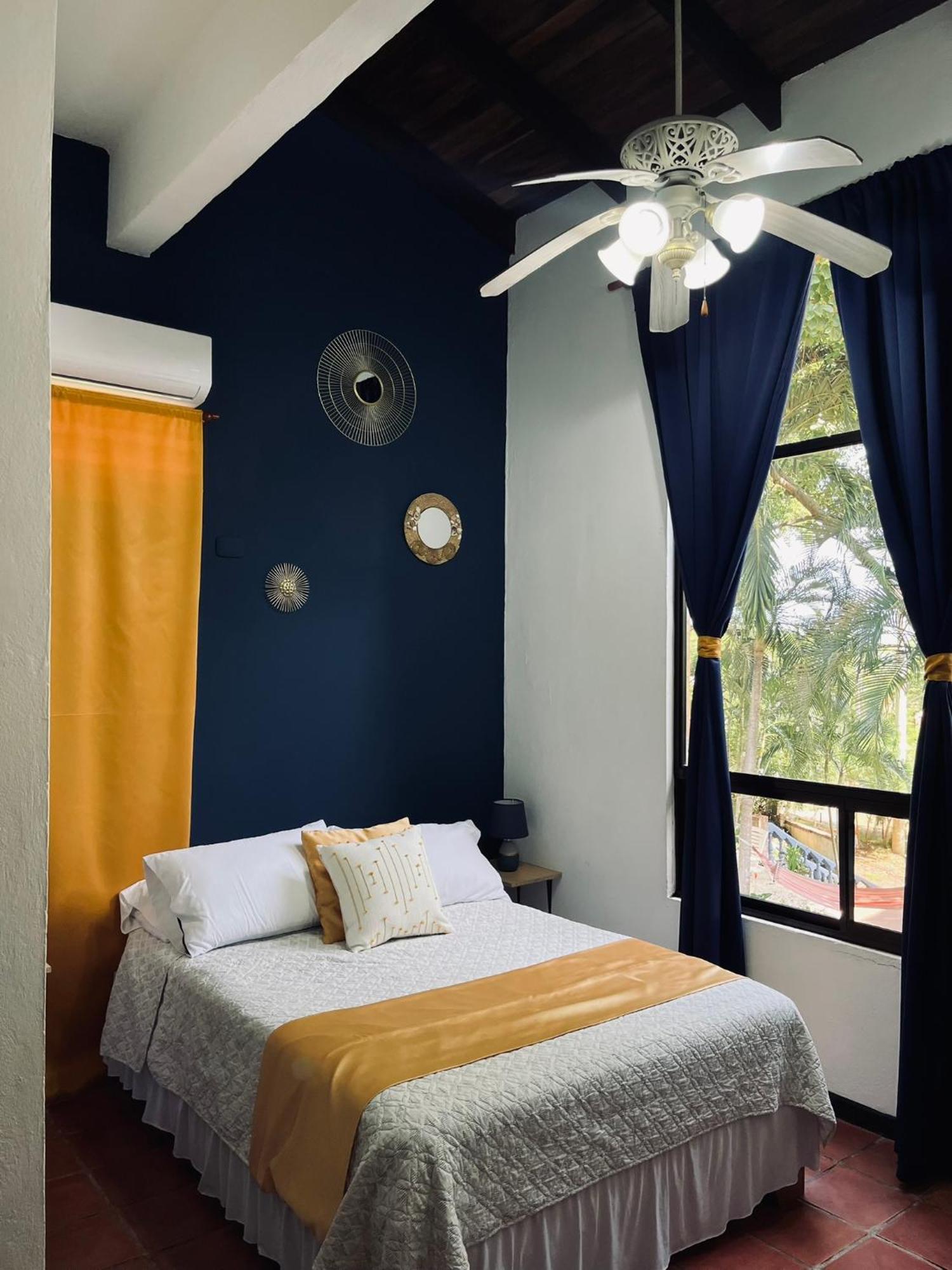 Siwo Art Guesthouse Playa Ocotal エクステリア 写真
